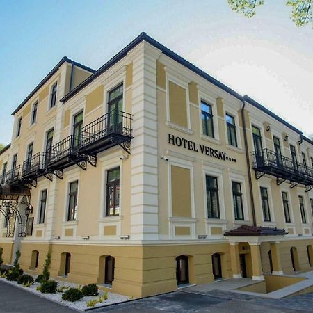 Hotel Versay Băile Herculane Exteriör bild