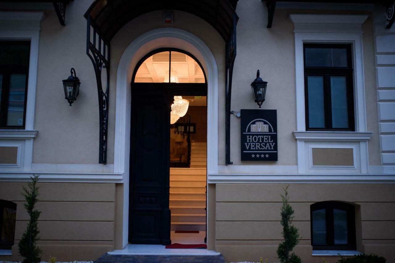 Hotel Versay Băile Herculane Exteriör bild