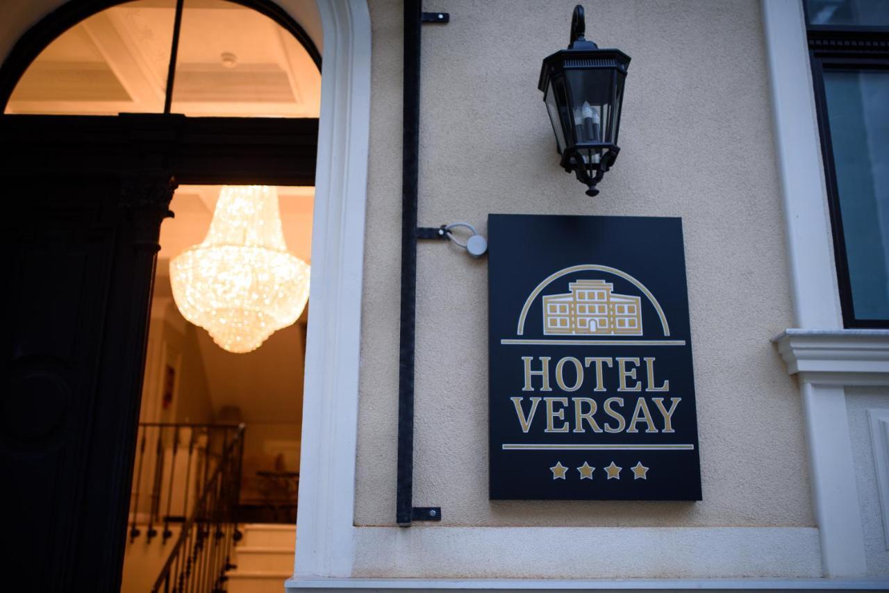 Hotel Versay Băile Herculane Exteriör bild